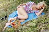 Blonde teens free pictures outdoor