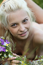 Free pictures of softcore photography girls amour angels girls teens outside