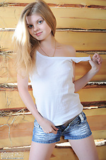 Gorgeous free naked sweetheart girl sexy naked girlsie