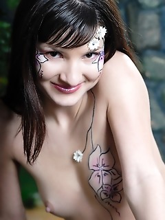 Free teens photography body art