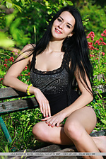 Nude daily pics met art pics of girls