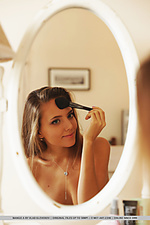 Free pics erotic boobs teen live met art